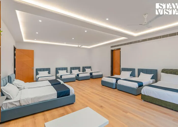 Stayvista At Aj House With Pvt Pool & Projector Set-Up