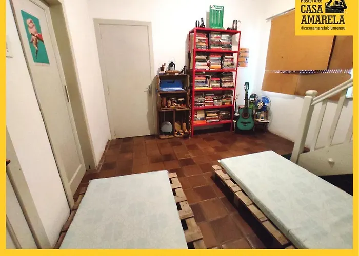 Casa Amarela Blumenau Hospedagem Alternativa
