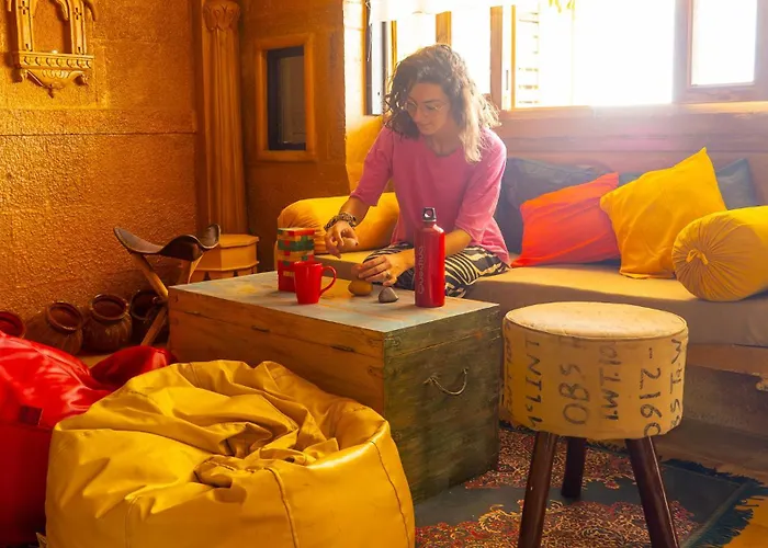 Open Road Hostel And Cafe