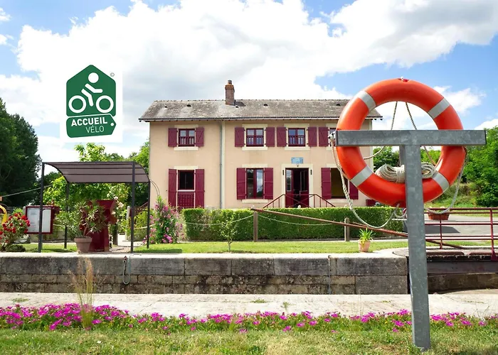 MARA RIVIERE Gîte d'étape sur la Vélo Francette