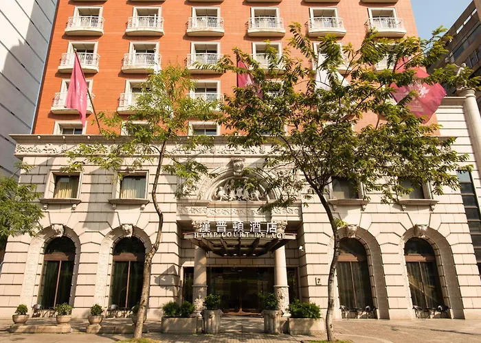 Hamp Court Palace