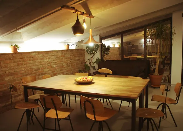 Garage Hostel