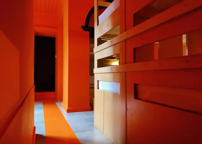 Hotel: Out Of The Blue