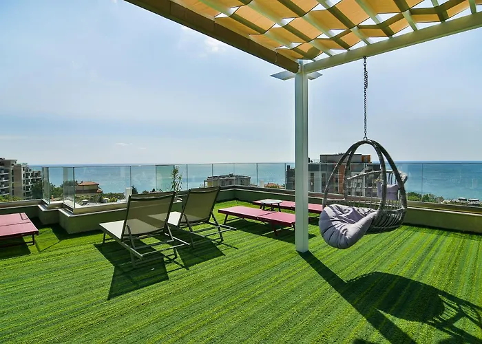 Sea Lounge