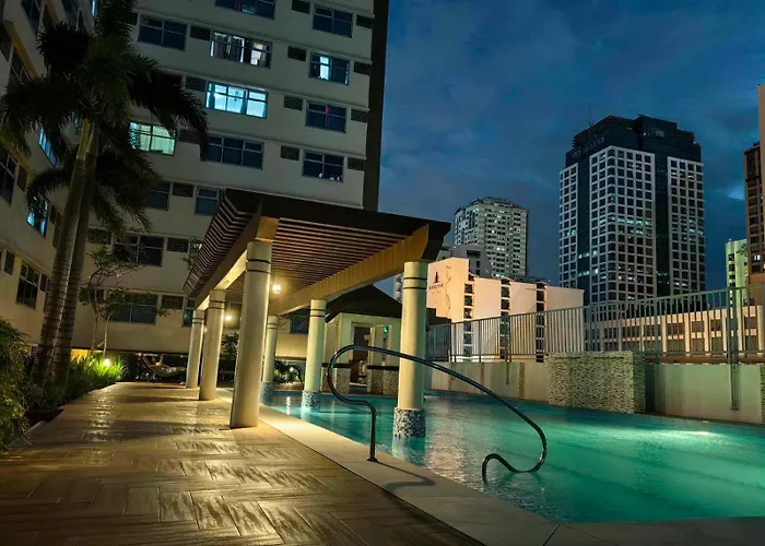Guest house: Tripleview Two Adriatico Place One Bedroom Facing Manila Bay