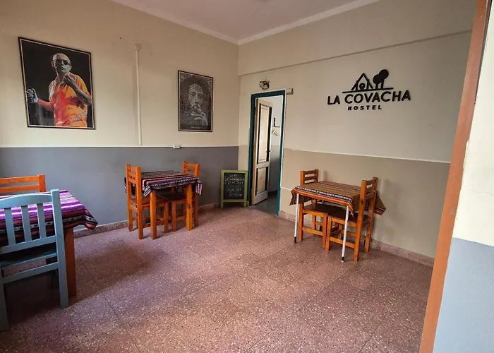 La Covacha Youth Hostel