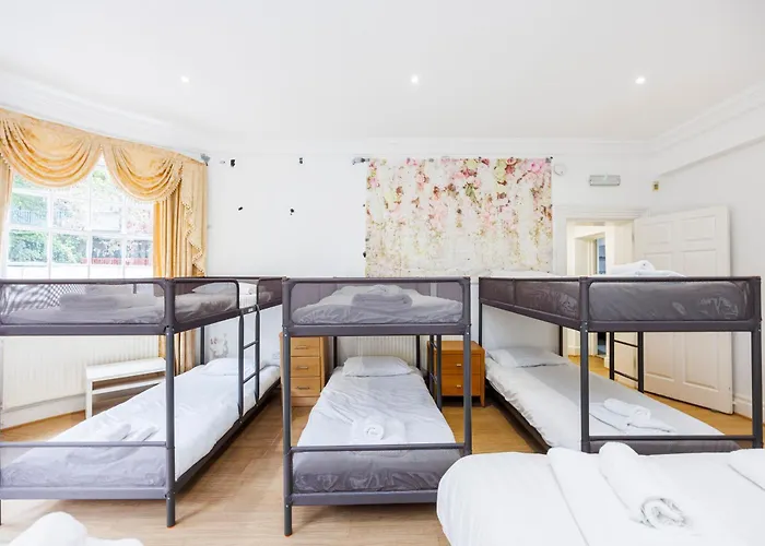 Heads On Bed Uk - The Spacious Apartments For The Larger Groups