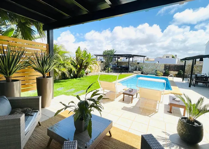 Kalufa Surf House