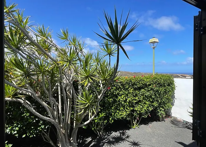 Kalufa Surf House
