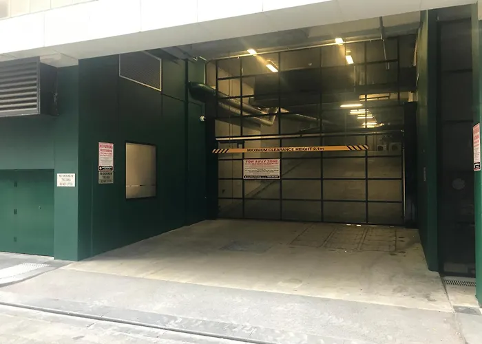 Hotel with pool: Winston Apartments