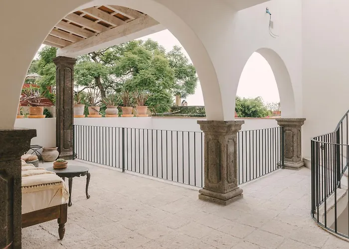 Casa Barranca Vista, Modern 3BR Villa in Historic Centro