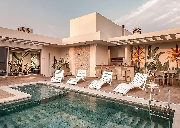 Houze - Stay & Residences By Ava