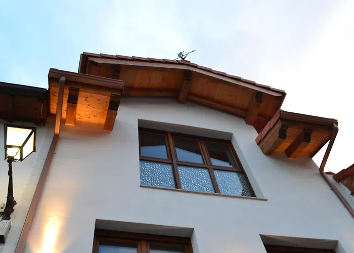 Villa de Salas Alojamientos