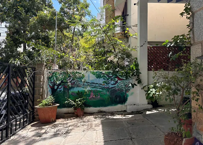 Byoc Hostels - Indiranagar