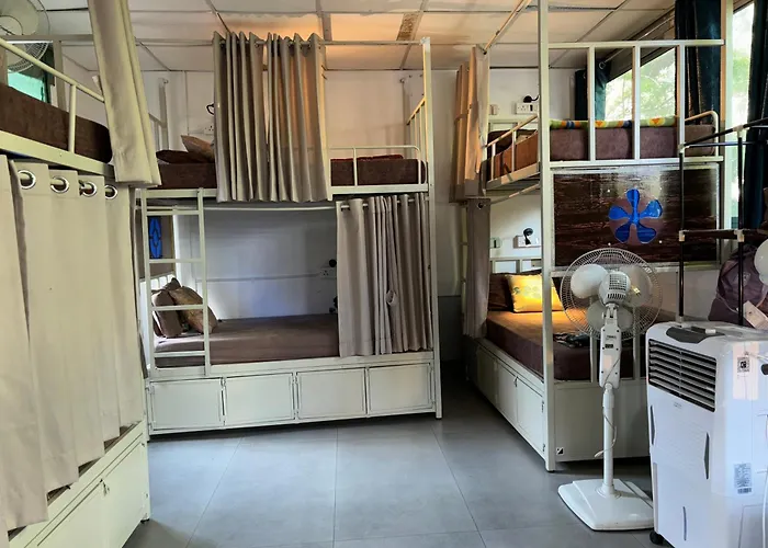 Byoc Hostels - Indiranagar