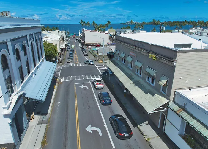 Howzit Hostels Hawaii