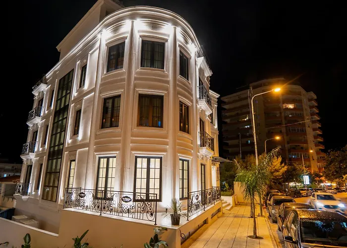  Collector Boutique