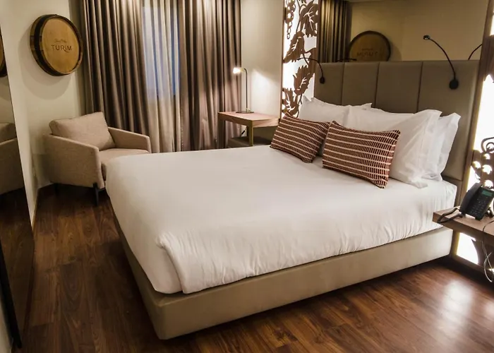 Hotel with view: Turim Oporto Hotel