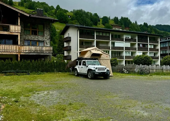 Skill Mountain Lodge - Ski Und Bike Hostel Im Sommer Mit Joker Card