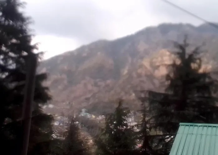Himalayan Mountain View, Triund Trekking Hostel