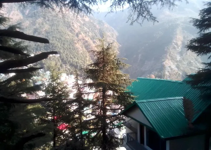 Himalayan Mountain View, Triund Trekking Hostel