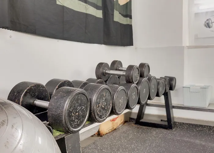 Saigon Authentic Hostel: Rooftop Retreat with Culinary Experiences