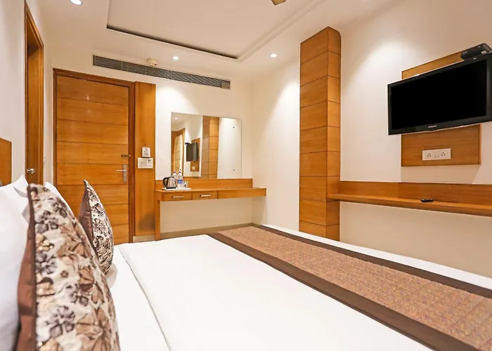 Fortuner -3 Minutes Walk From Karol Bagh Metro Station