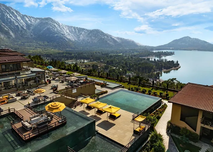 Family Friendly Hotels Taj Dal View Srinagar