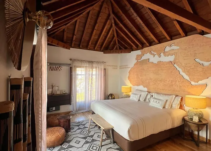 Pet Friendly hotel: Gar Anat Hotel Boutique