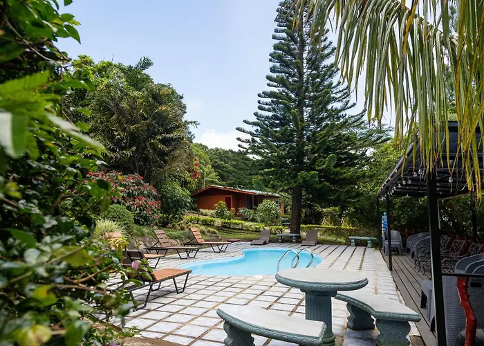 Hotels with pool Cabanas La Pradera