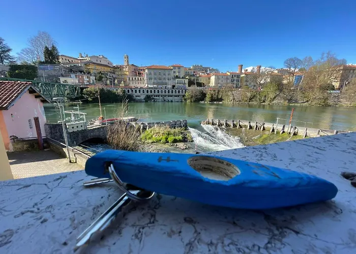 Acqua Piatta - L'Ostello Del Canoa