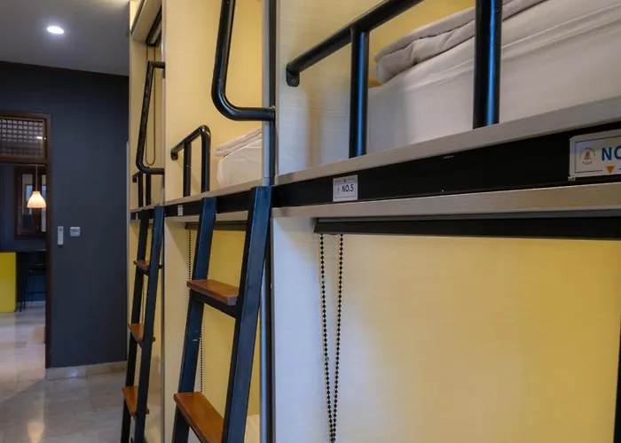 Aiwan Hostel & Luggage Storage