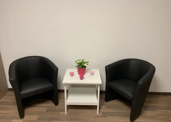 Central Private Rooms In Popular Neighborhood