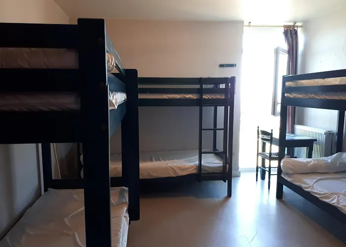 Auberge Granit Rose - Hébergement partagé en Auberge de Jeunesse - Vue sur mer - Dortoir mixte&Camping