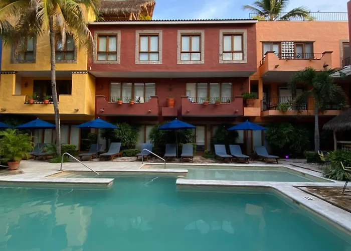 Luxury hotel only: Casa Loteria: Colorful Family Retreat with Pool in Pueblito Sayulita