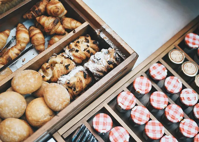 Luxury hotel only: Hotel Telegraaf, Autograph Collection