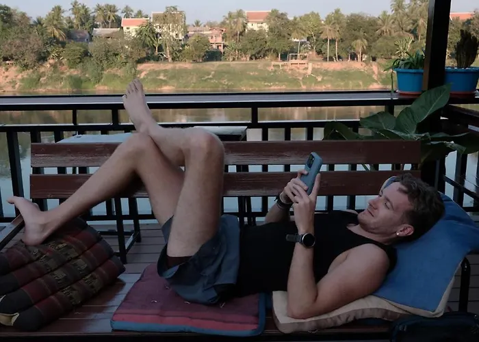 Funny Riverside Backpackers