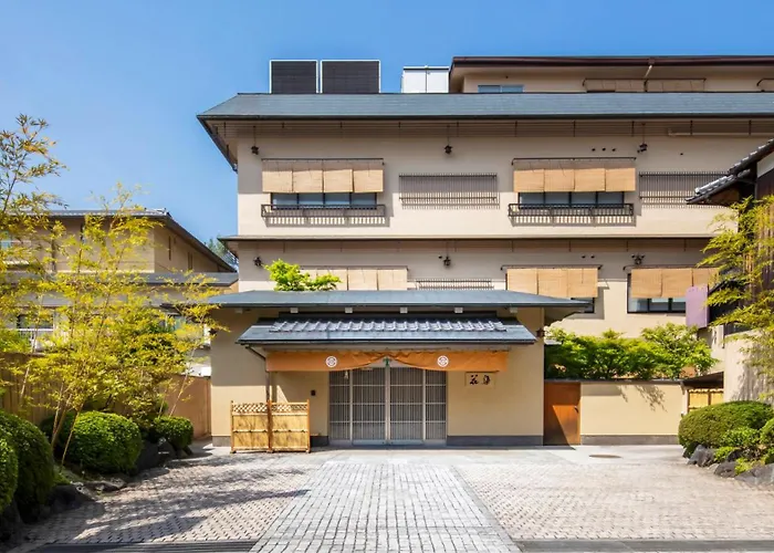 Gion Karaku