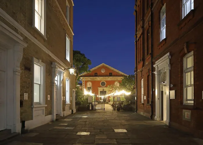 Central hotel: The Z Hotel Covent Garden