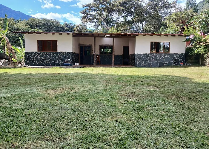 Lia B&B Lucmabamba