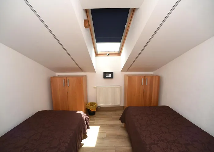 Fedrig Hostel Rooms Apartment For 10
