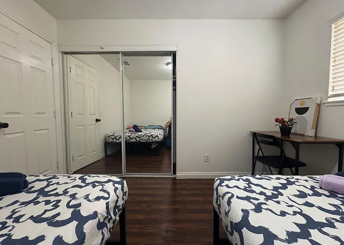The Disney Hostel - West Fullerton