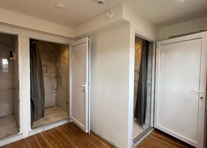 Amigo Budget Hotel