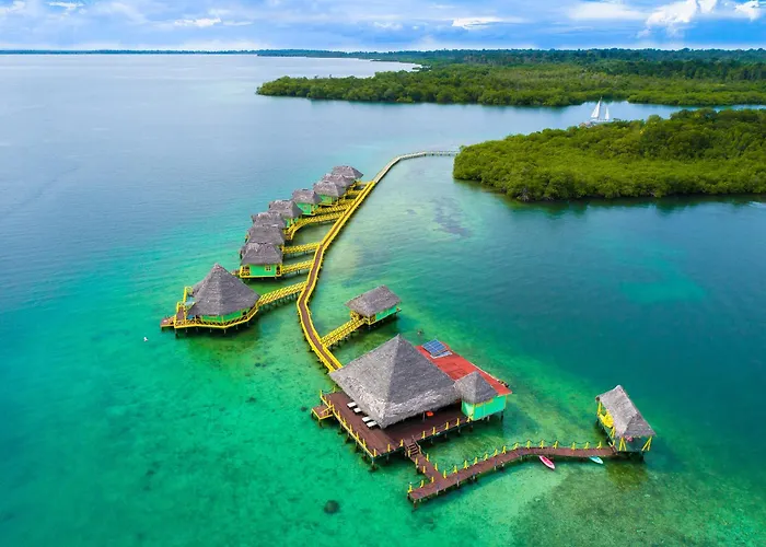 Pet Friendly hotel: Punta Caracol Acqua Lodge