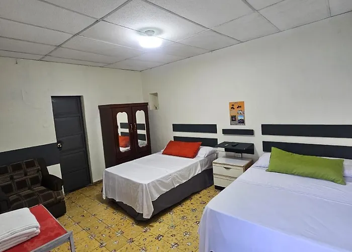 Casa 25 Hostal Santa Ana