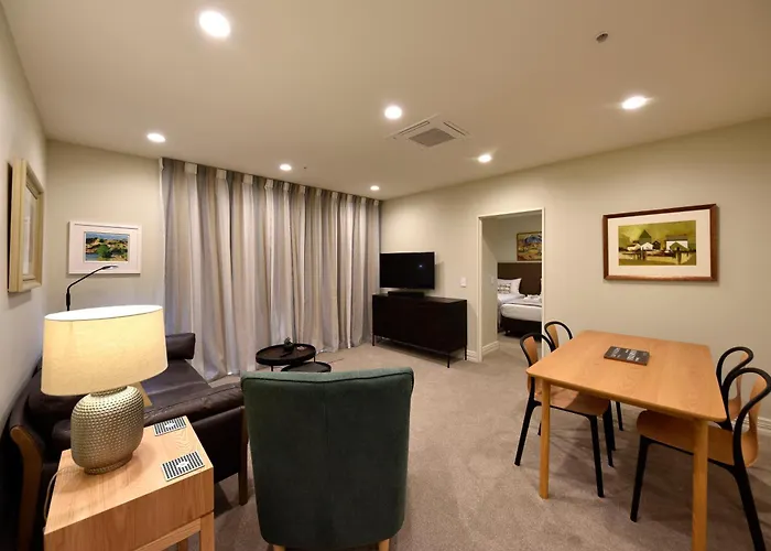 4 star hotel: West Fitzroy Apartments