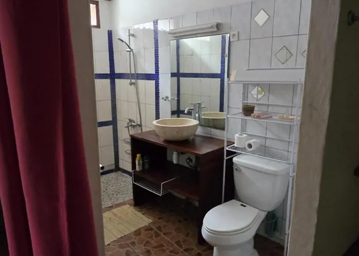 Selfstay Inn Faa'A
