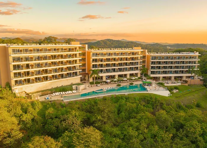 Cheap hotel: Wyndham Tamarindo