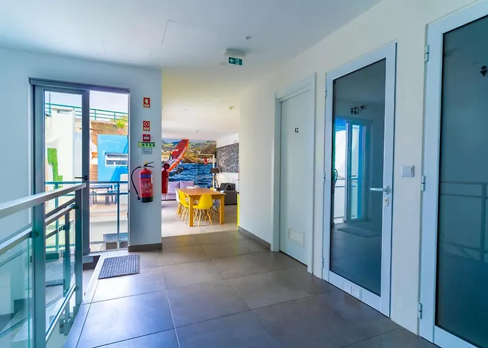 Hostel Azorazul - Pool & Suite