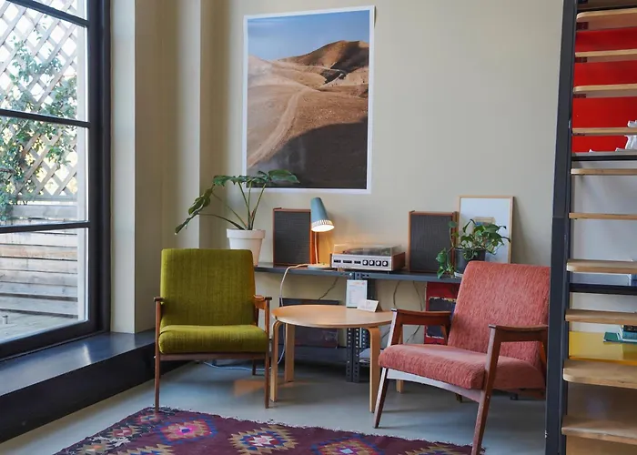 Pet Friendly hotel: Fabrika Hostel & Suites